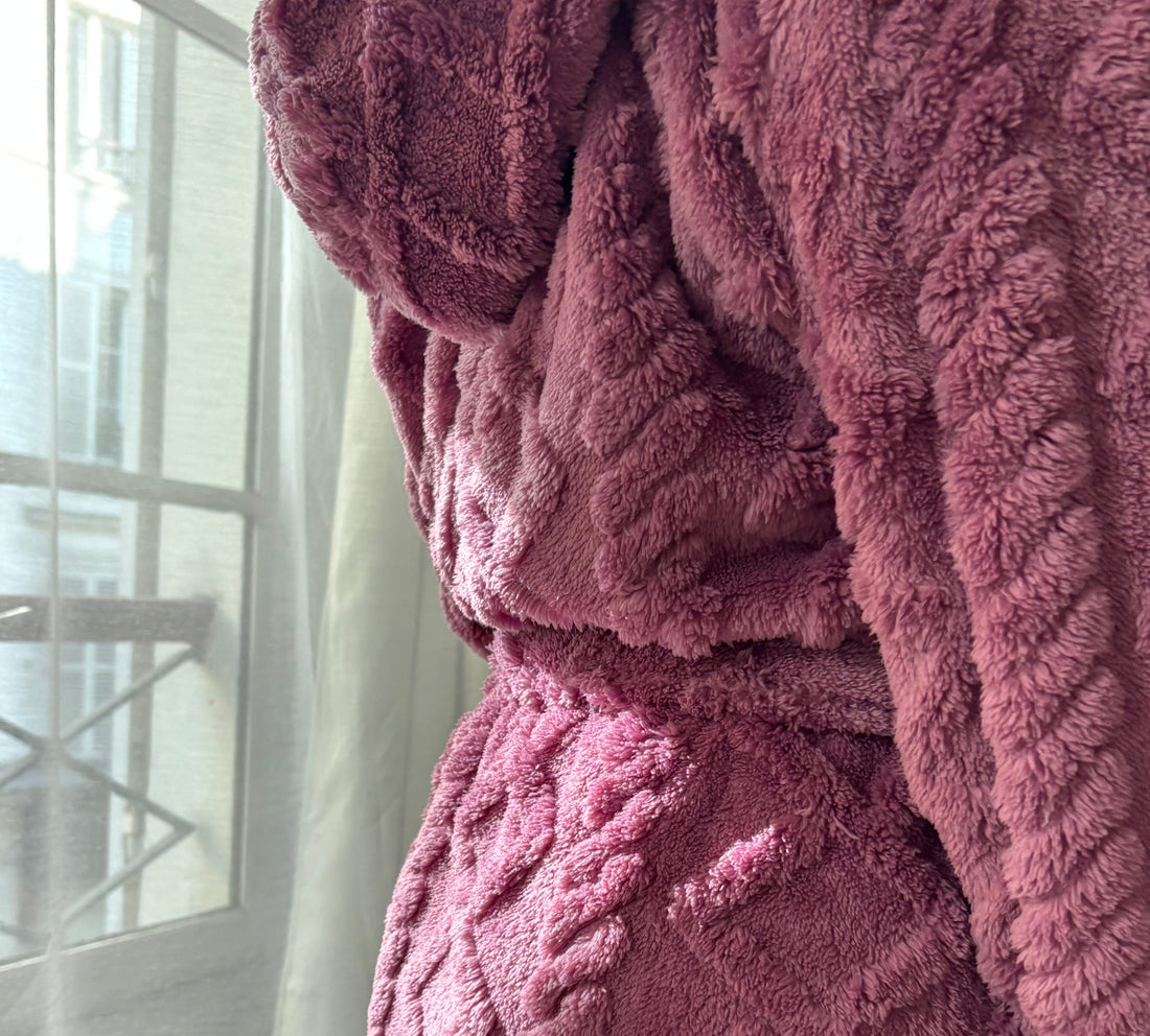 Peignoir cocooning femme : comment choisir le modèle parfait pour l’hiver ? - Maison Douceur Paris