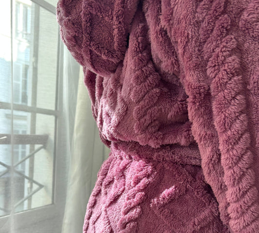 Peignoir cocooning femme : comment choisir le modèle parfait pour l’hiver ? - Maison Douceur Paris